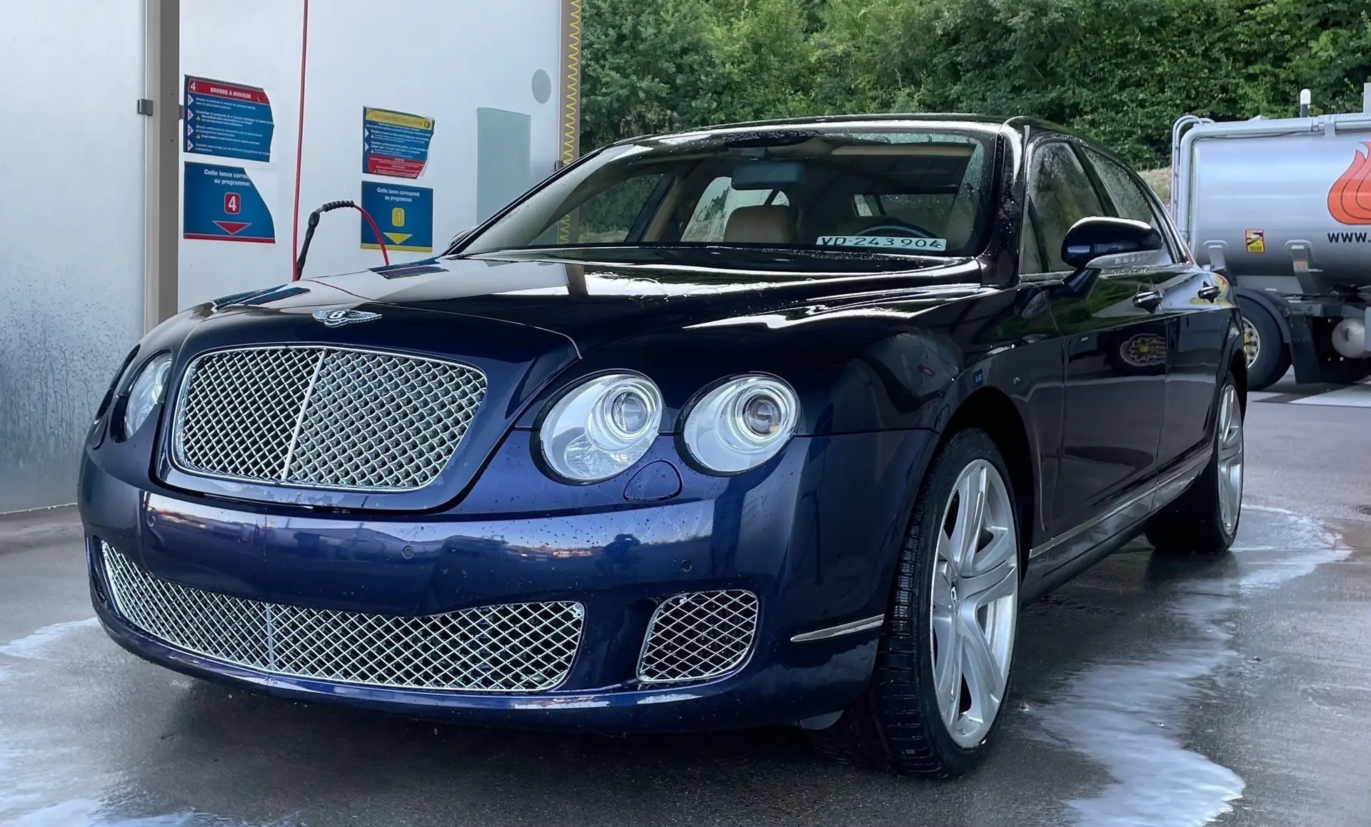 Bentley Continental Flying Spur W12 Bi-Turbos — Berline de prestige 560 ch, kilométrage maîtrisé