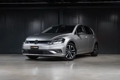 VW Golf 1.5 TSI Comfortline — Compacte dynamique, sans accident, équipée de série — vue extérieure