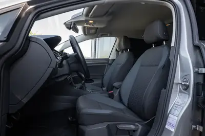 VW Golf 1.5 TSI Comfortline — Compacte dynamique, sans accident, équipée de série — Miniature 10