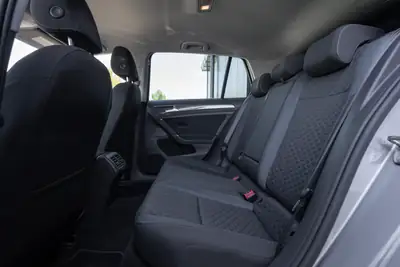 VW Golf 1.5 TSI Comfortline — Compacte dynamique, sans accident, équipée de série — Miniature 12