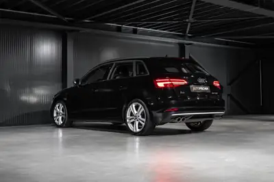 Audi A3 Sportback 35 TFSI S-tronic — Sportivité et technologie premium sans compromis — Miniature 9