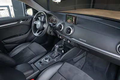 Audi A3 Sportback 35 TFSI S-tronic — Sportivité et technologie premium sans compromis — Miniature 14