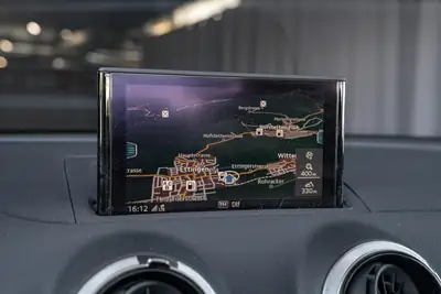 Audi A3 Sportback 35 TFSI S-tronic — Sportivité et technologie premium sans compromis — Miniature 18