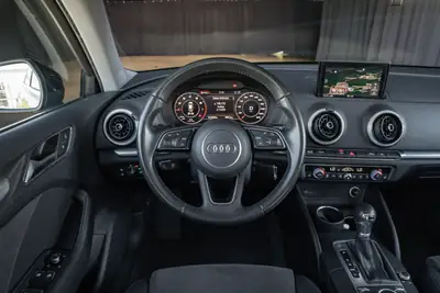 Audi A3 Sportback 35 TFSI S-tronic — Sportivité et technologie premium sans compromis — Miniature 16
