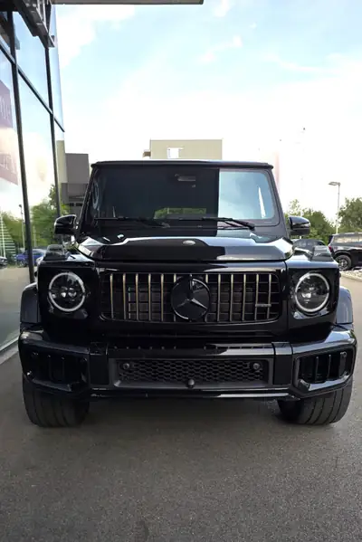 Mercedes-Benz G 580 AMG Black Edition — SUV électrique haute performance, 9500 km — side view