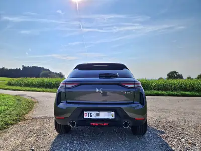 DS3 Crossback 1.2 PureTech 155 Performance Line — Design premium, 60 000 km seulement — interior