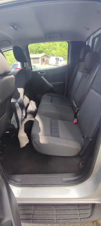Ford Ranger 2.0 EcoBlue 170 4x4 XLT — Pick-up robuste, attelage renforcé et faible kilométrage — détail