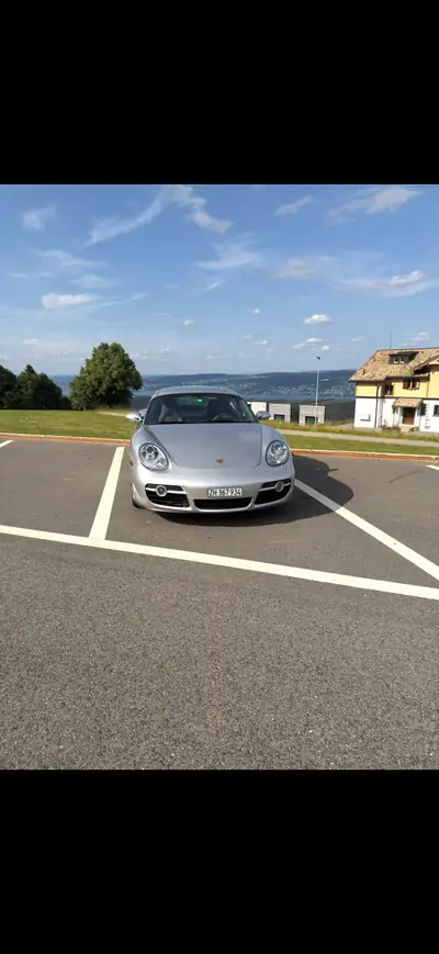 Porsche 718 Boxster 2.7 Tiptronic — Roadster légendaire, 23'000 km seulement — vue extérieure