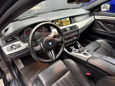 BMW M5 Competition Drivelogic — Berline musclée 575 ch, échappement titane et freins céramiques — Miniatura 7