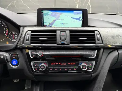 BMW M4 Coupé DKG — Sportive légendaire, 431 ch et pièces carbone homologuées — Miniatur 12