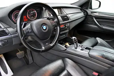 BMW X6 M50d Steptronic — SUV coupé diesel 381 ch, entretien frais — Miniature 9