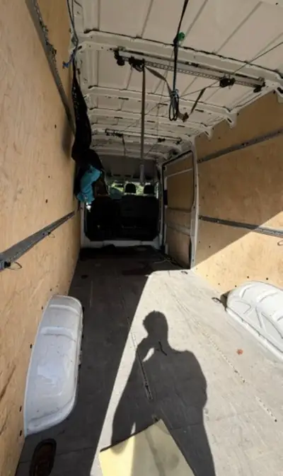 VW Crafter 35 2.0 TDI 140 — Utilitaire robuste, 128'000 km, moteur fiable — Innenraum