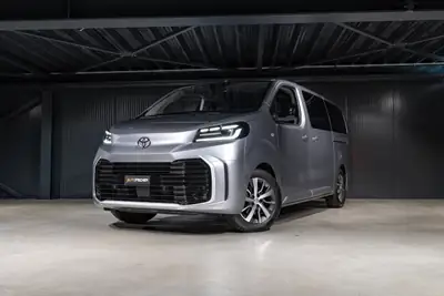 Toyota Proace Verso 2.0 D-4D Lounge — Monospace 7 places premium cuir intégral — vista esterna