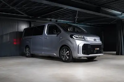 Toyota Proace Verso 2.0 D-4D Lounge — Monospace 7 places premium cuir intégral — dettaglio