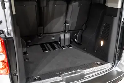 Toyota Proace Verso 2.0 D-4D Lounge — Monospace 7 places premium cuir intégral — Miniatura 23