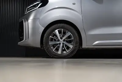 Toyota Proace Verso 2.0 D-4D Lounge — Monospace 7 places premium cuir intégral — Miniatura 27