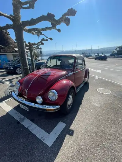 VW Käfer 1978 — Cabriolet vintage rouge, charme rétro authentique — Heckansicht