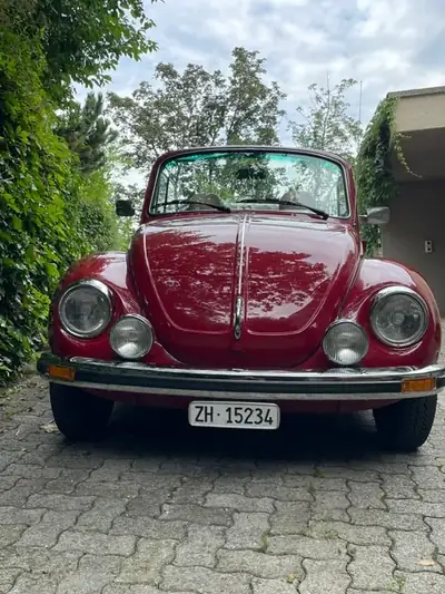 VW Käfer 1978 — Cabriolet vintage rouge, charme rétro authentique — Außenansicht