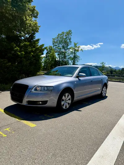 Audi A6 Limousine 3.2 V6 FSI Quattro — Berline élégante, motorisation puissante, transmission intégrale — côté
