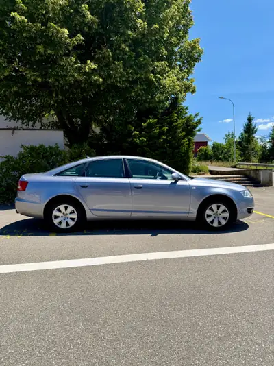 Audi A6 Limousine 3.2 V6 FSI Quattro — Berline élégante, motorisation puissante, transmission intégrale — vue extérieure