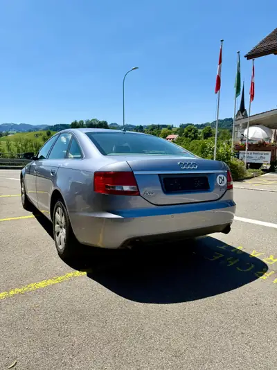 Audi A6 Limousine 3.2 V6 FSI Quattro — Berline élégante, motorisation puissante, transmission intégrale — détail