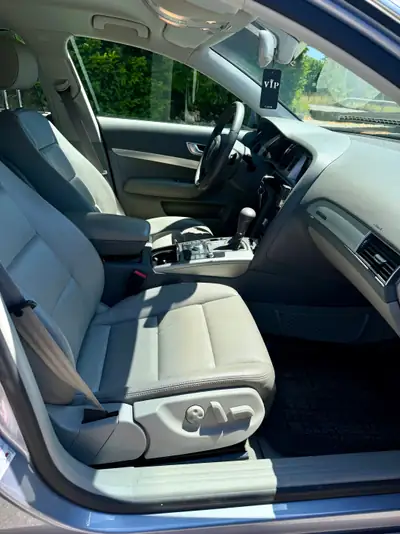Audi A6 Limousine 3.2 V6 FSI Quattro — Berline élégante, motorisation puissante, transmission intégrale — Miniature 9
