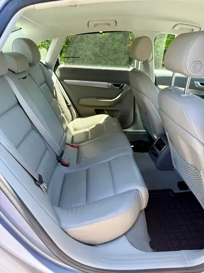 Audi A6 Limousine 3.2 V6 FSI Quattro — Berline élégante, motorisation puissante, transmission intégrale — Miniature 8