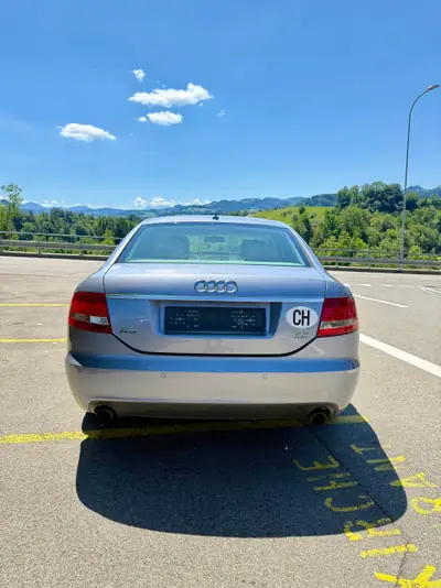 Audi A6 Limousine 3.2 V6 FSI Quattro — Berline élégante, motorisation puissante, transmission intégrale — Miniature 12