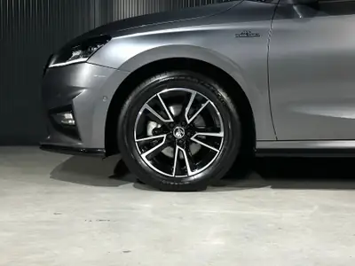 Skoda Fabia 1.0 TSI Monte Carlo DSG — Citadine dynamique, garantie 5 ans et équipée — Miniatur 28