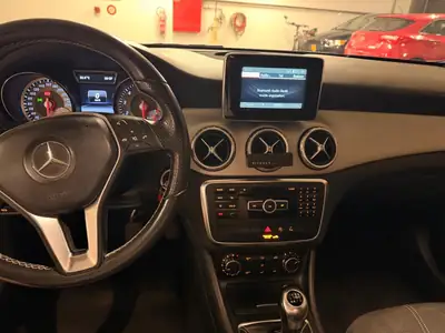 Mercedes-Benz GLA 200 Urban — SUV compact performant, sans accident — Detail