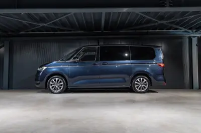VW T7 Multivan 2.0 TDI Style DSG — 7 places, motorisation efficace, équipements premium — arrière