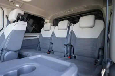 VW T7 Multivan 2.0 TDI Style DSG — 7 places, motorisation efficace, équipements premium — Miniature 12