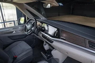 VW T7 Multivan 2.0 TDI Style DSG — 7 places, motorisation efficace, équipements premium — Miniature 14