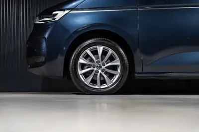 VW T7 Multivan 2.0 TDI Style DSG — 7 places, motorisation efficace, équipements premium — Miniature 29