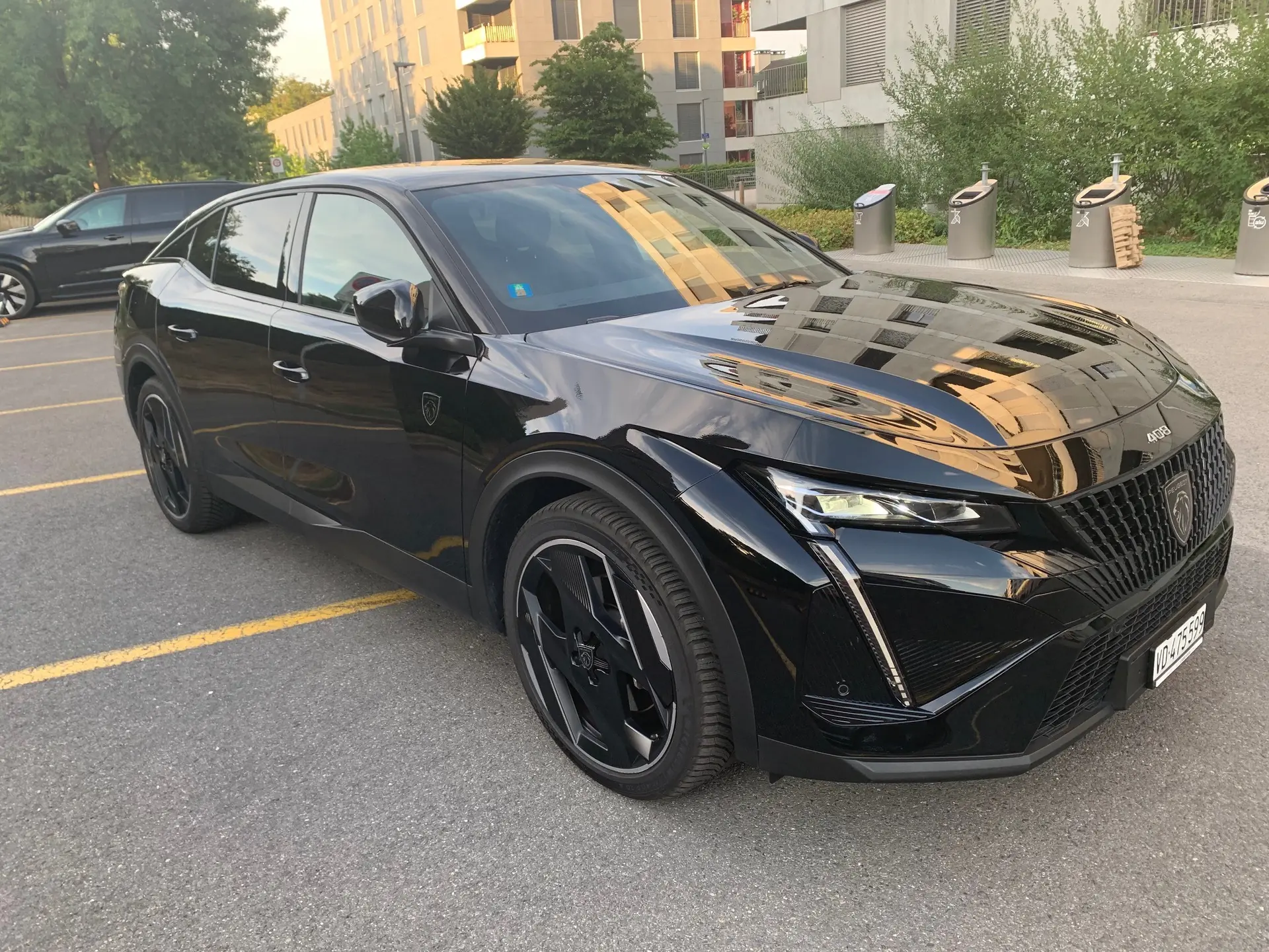 Peugeot 408 GT — Hybride rechargeable 225 ch, quasi neuf avec 16'550 km