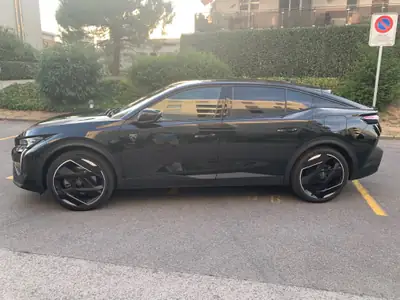 Peugeot 408 GT — Hybride rechargeable 225 ch, quasi neuf avec 16'550 km — Miniature 8