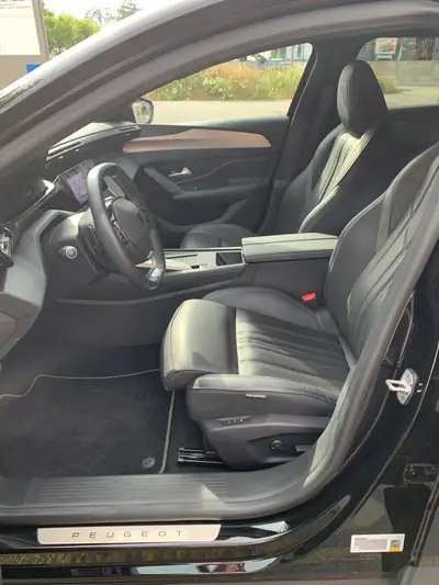 Peugeot 408 GT — Hybride rechargeable 225 ch, quasi neuf avec 16'550 km — Miniature 11