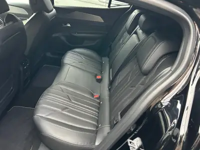 Peugeot 408 GT — Hybride rechargeable 225 ch, quasi neuf avec 16'550 km — Miniature 13