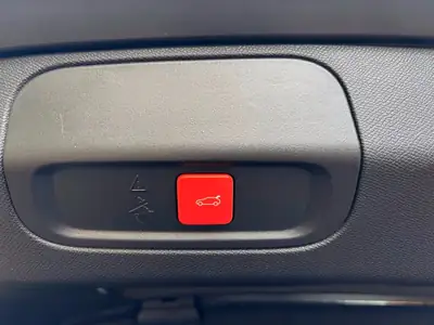 Peugeot 408 GT — Hybride rechargeable 225 ch, quasi neuf avec 16'550 km — Miniature 15