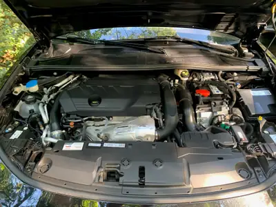 Peugeot 408 GT — Hybride rechargeable 225 ch, quasi neuf avec 16'550 km — Miniature 14