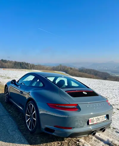 Porsche 911 3.0 Carrera — Le mythe sportif en bleu métallisé, 106 000 km — arrière