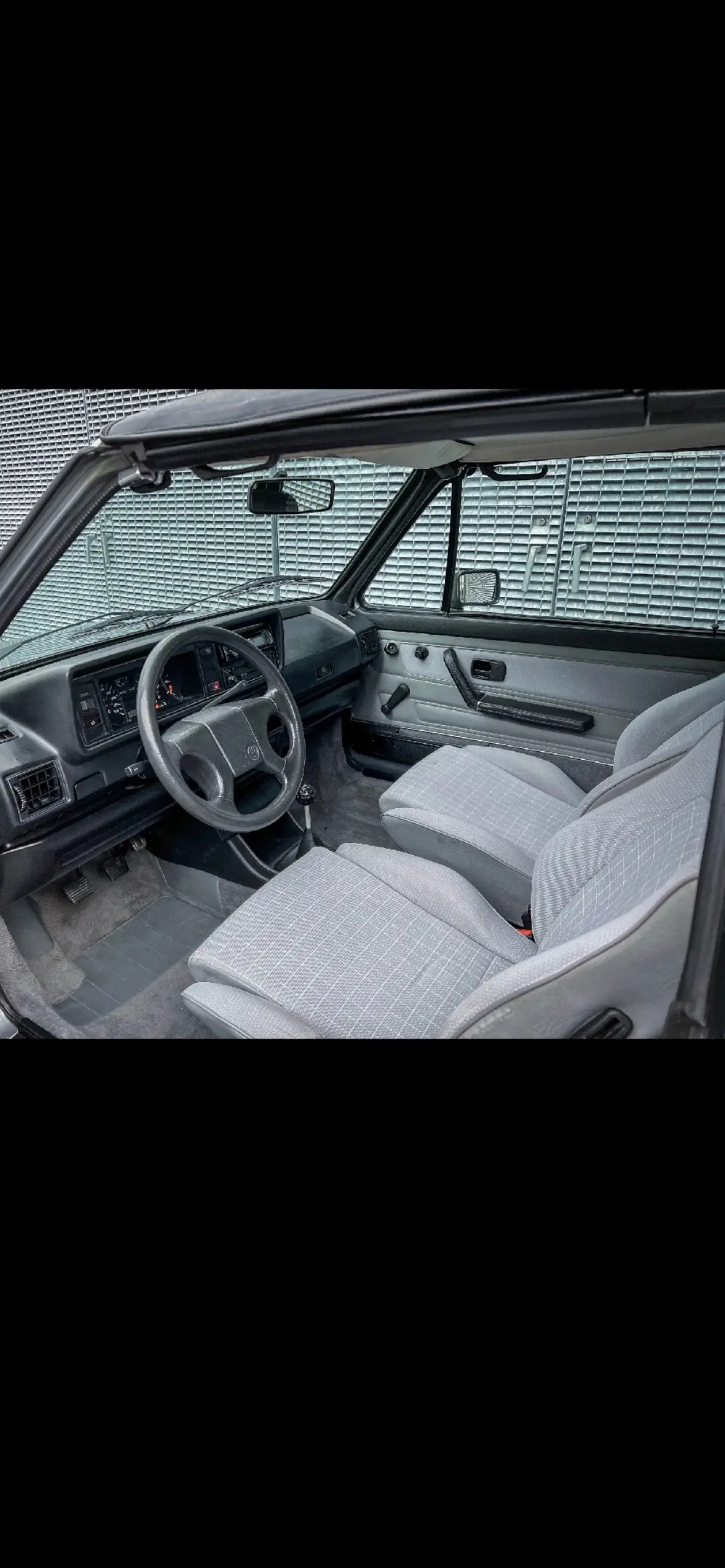 VW Golf Cabriolet 1988 — Roadster iconique, moteur 1.8L essence, sans sinistre