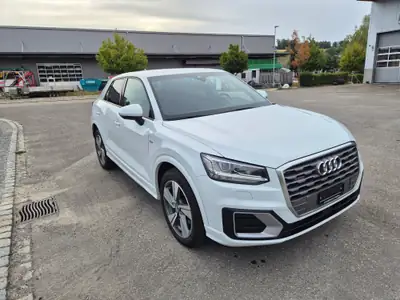 Audi Q2 2.0 TDI Sport — SUV compact diesel robuste, 4RM, entretien minimal — Seitenansicht