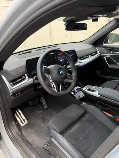 BMW X2 M35i 2026 — Sportivité et agilité urbaine, 3300 km seulement — exterior view