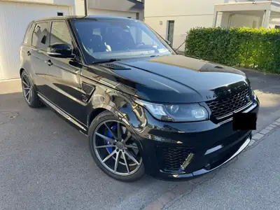 Land Rover Range Rover Sport 5.0 V8 SC SVR — Performance britannique, 150'000 km — Heckansicht