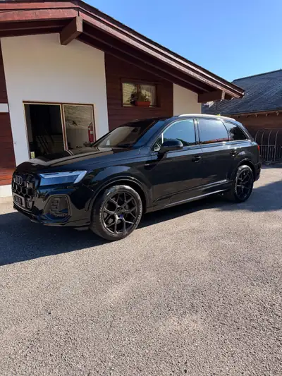 Audi Q7 TDI Quattro 210 kW S Line — SUV 7 places, hybride mild, 38 900 km — vista posteriore