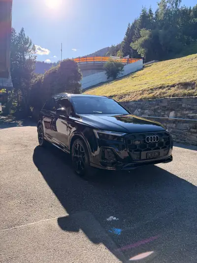 Audi Q7 TDI Quattro 210 kW S Line — SUV 7 places, hybride mild, 38 900 km — vista esterna