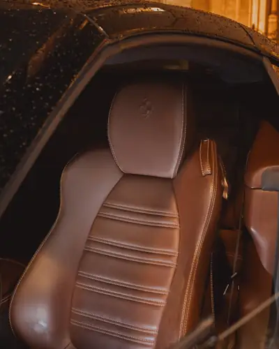 Ferrari California 4.3 — Cabriolet légendaire, 489 ch et seulement 64'000 km — intérieur