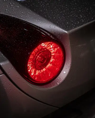 Ferrari California 4.3 — Cabriolet légendaire, 489 ch et seulement 64'000 km — Miniature 12