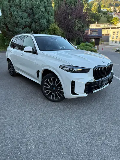 BMW X5 30d xDrive M Sport — SUV premium diesel, 41'000 km seulement — Heckansicht